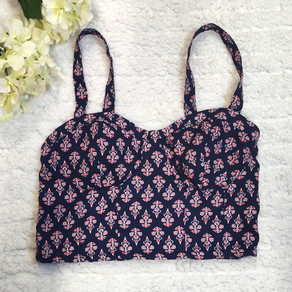 NWT (Band of Gypsies) Women's floral crop top Size- small💜